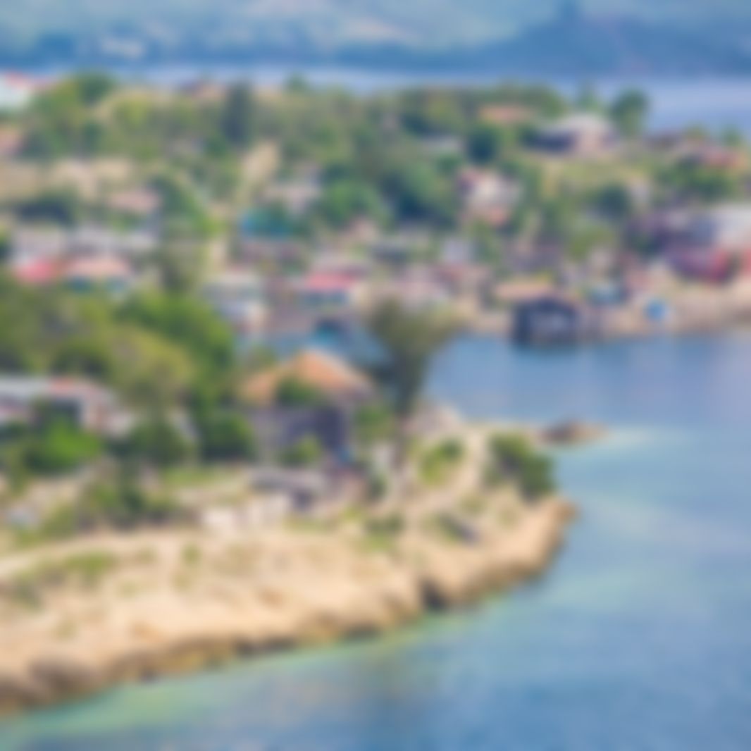 Image post by @ariannagrainey on Instagram