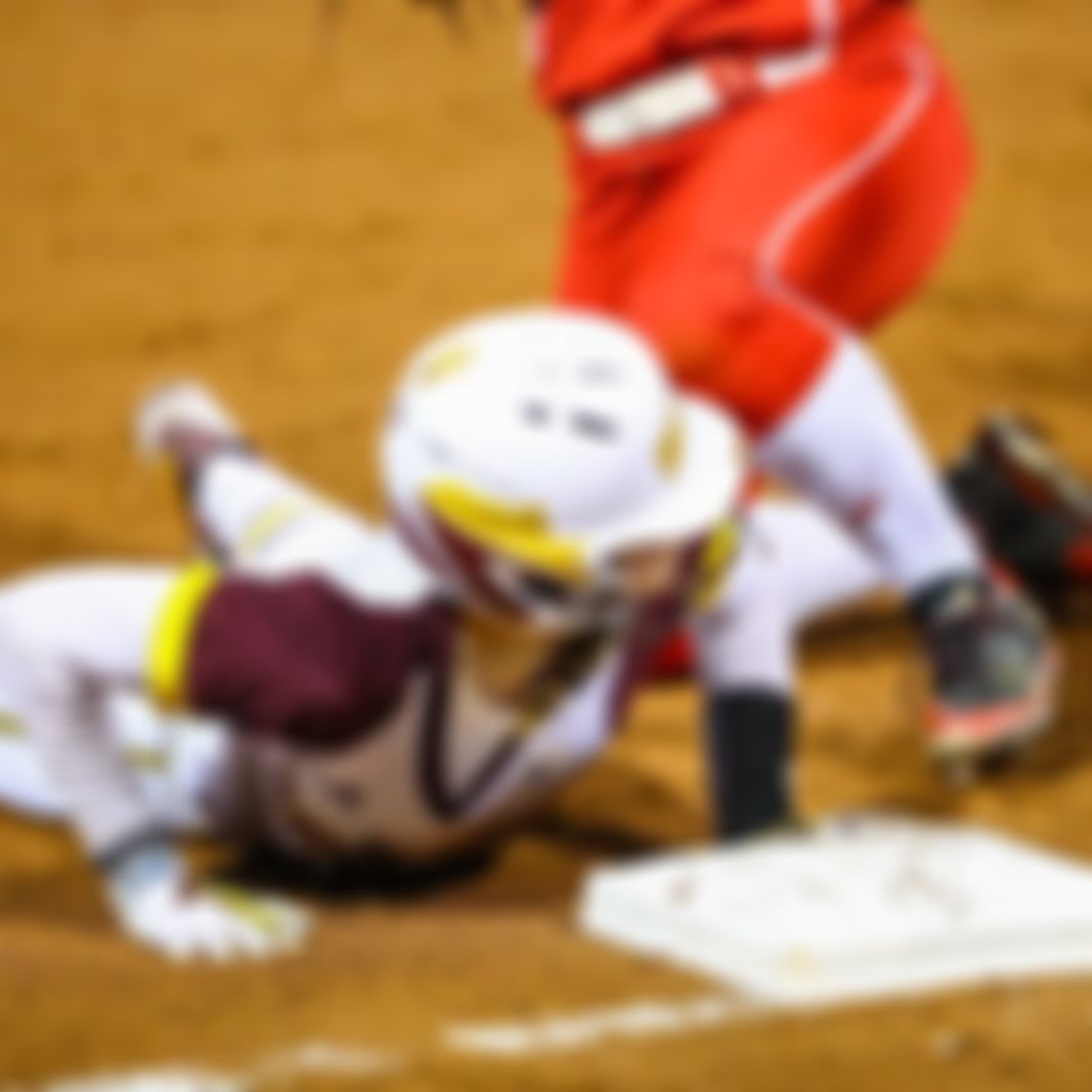 Image post by @ariannagrainey on Instagram