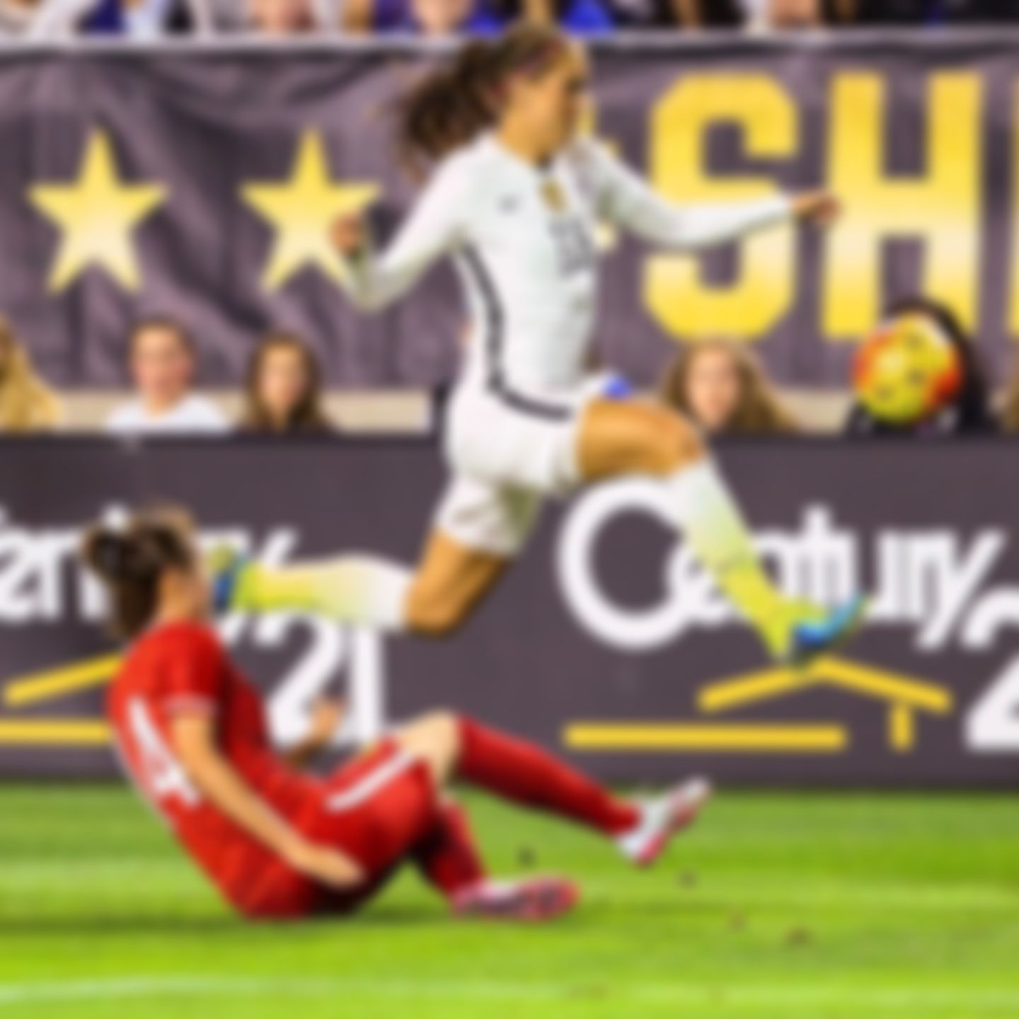 Image post by @ariannagrainey on Instagram