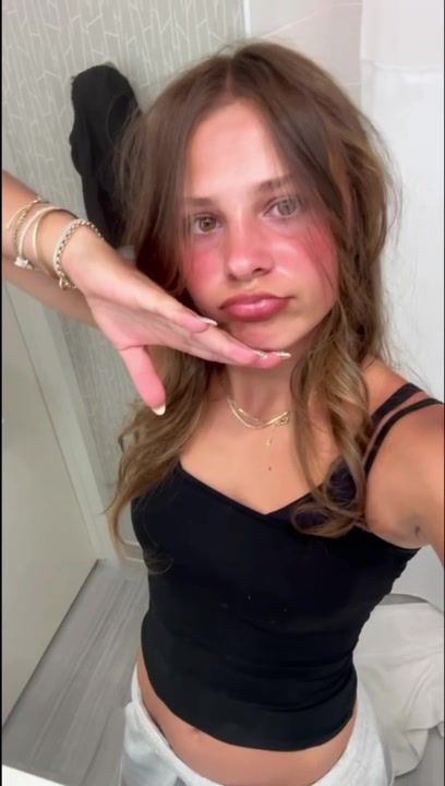 Video post by @annafrey on TikTok