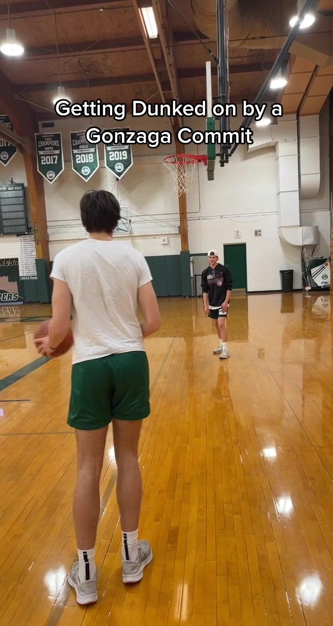 Video post by @zoomer.sports on TikTok