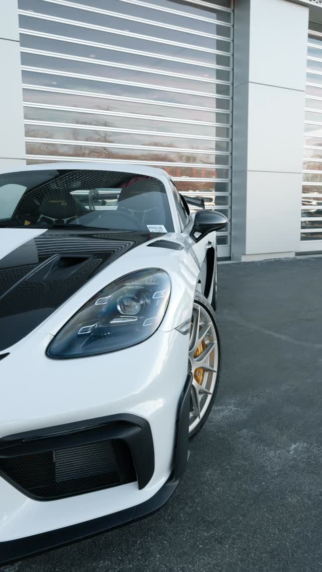 Video post by @PorscheExchange on Facebook