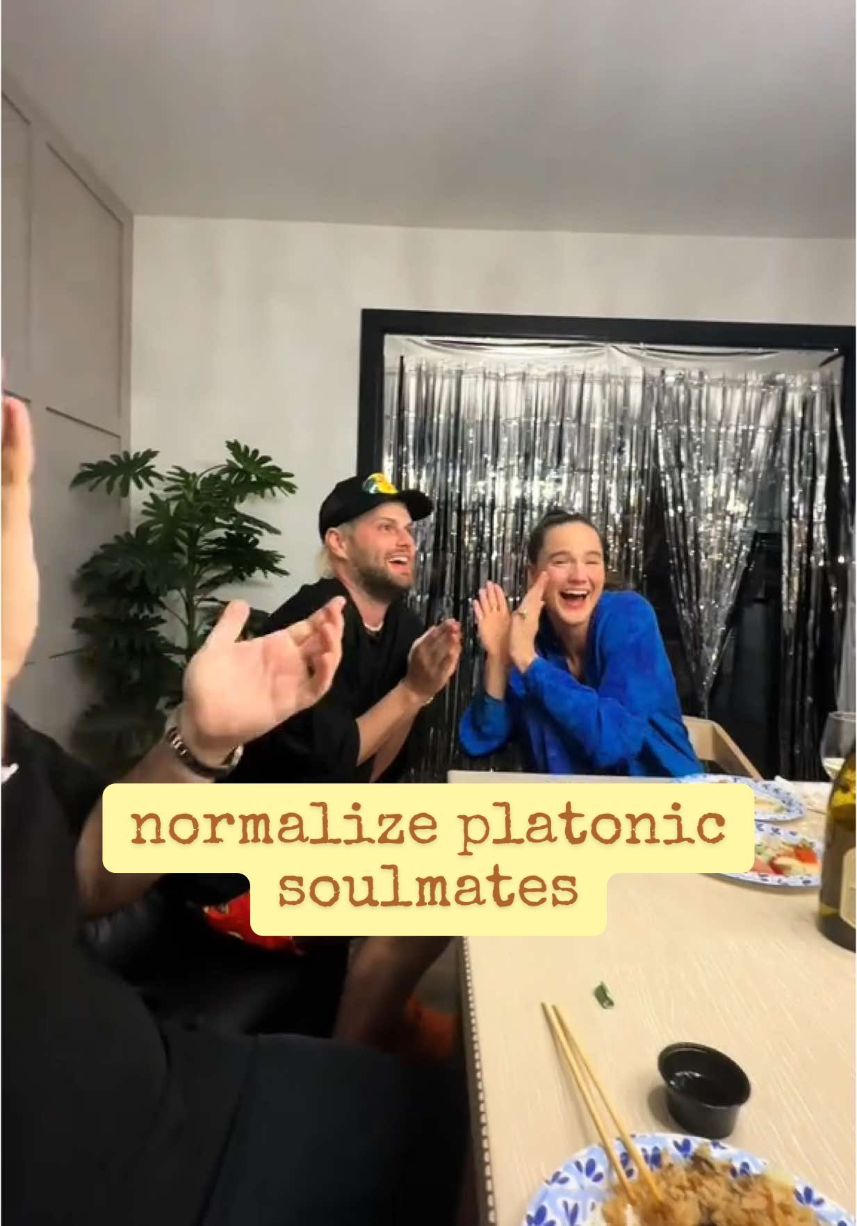 Video post by @sofitukker on TikTok