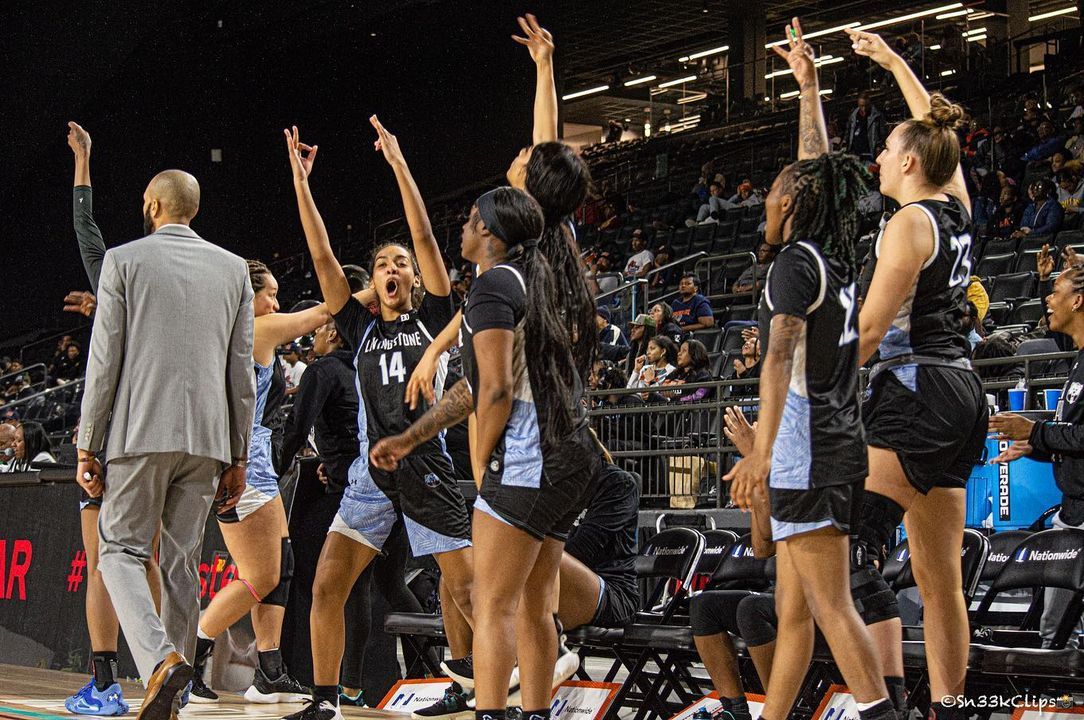 Image post by @sn33kclips on Facebook