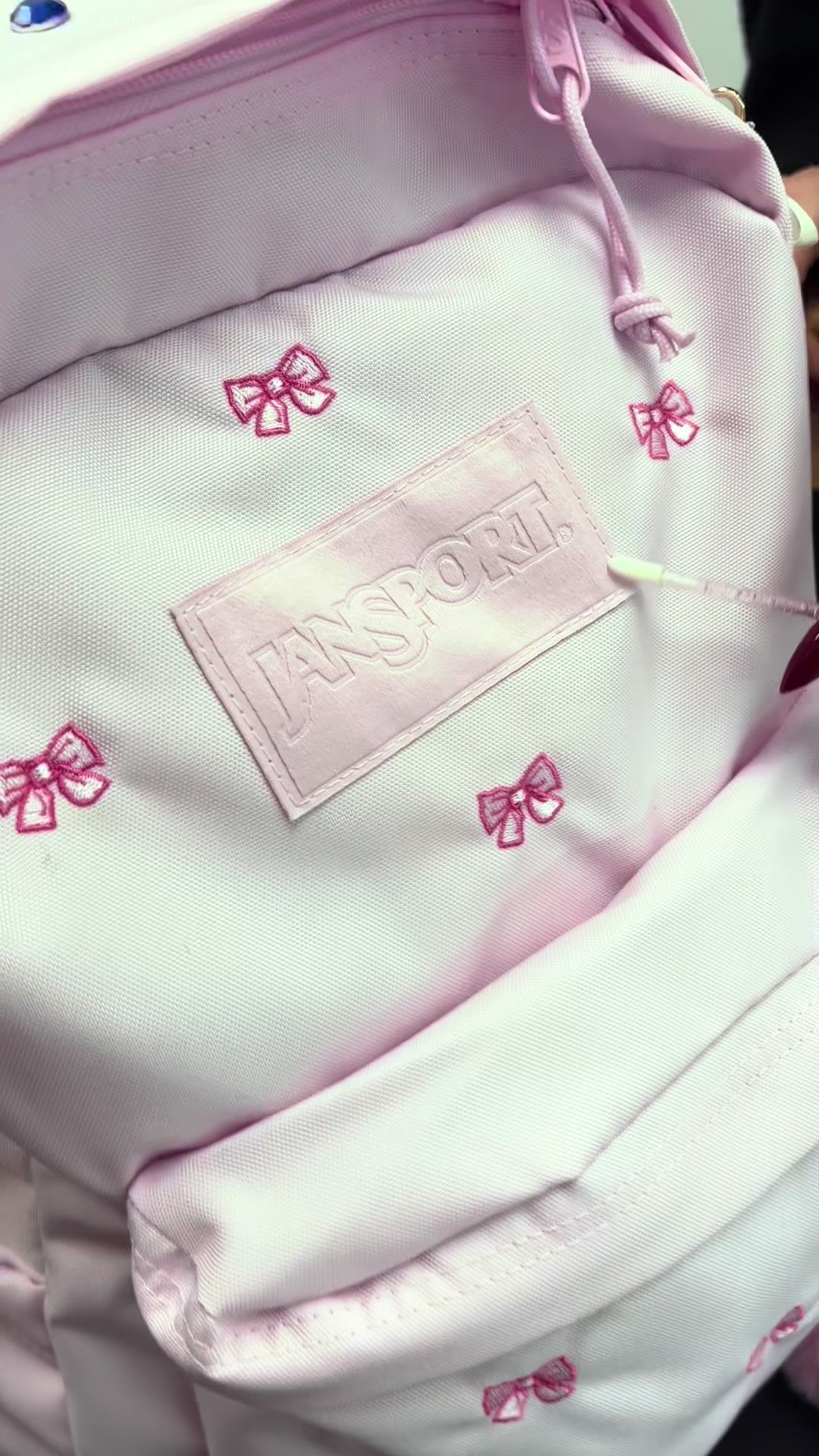 Video post by @jansport on TikTok