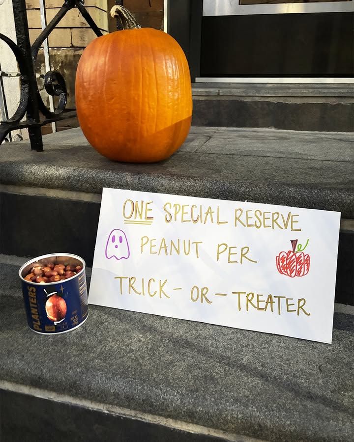 Image post by @mrpeanut on Facebook