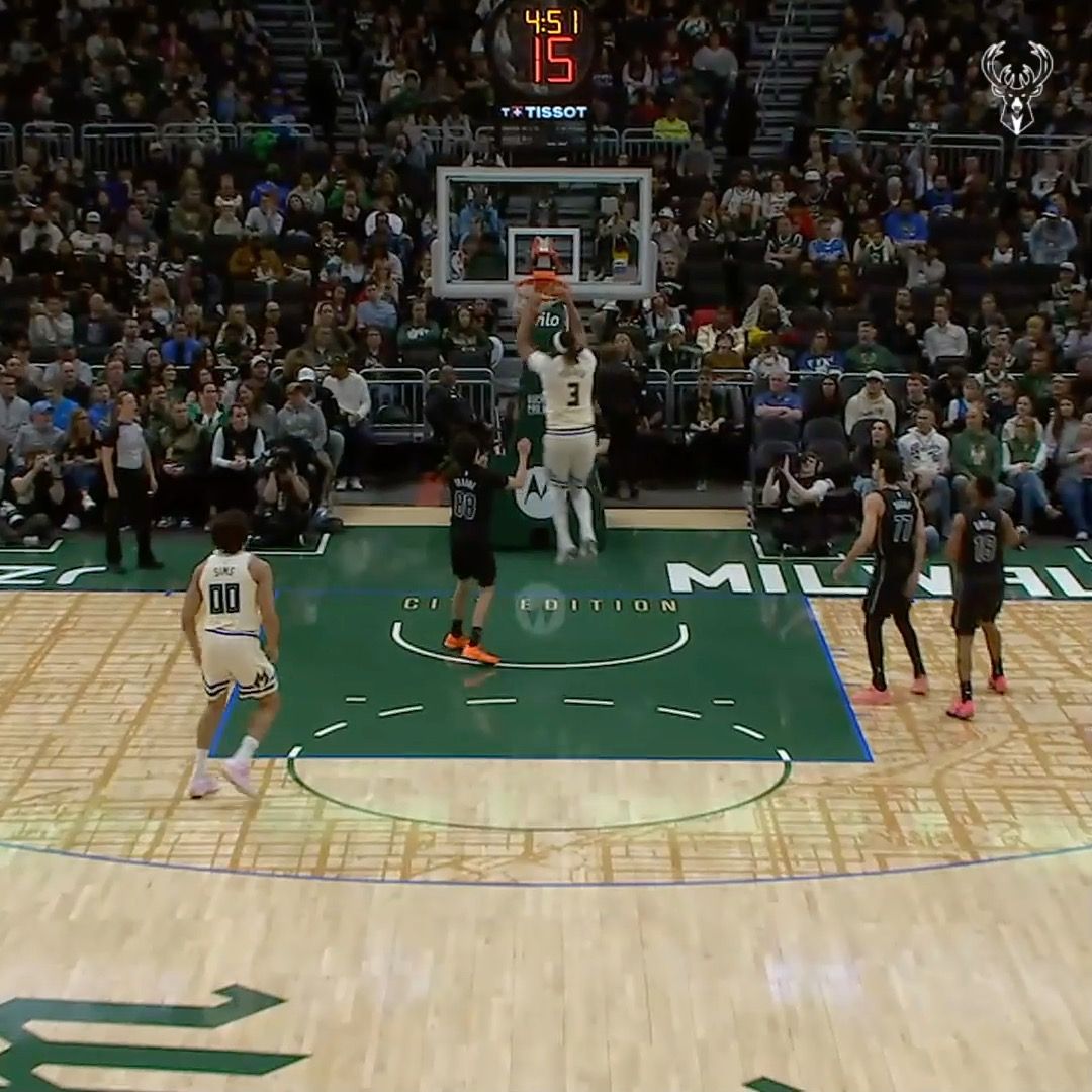 Video post by @milwaukeebucks on Facebook
