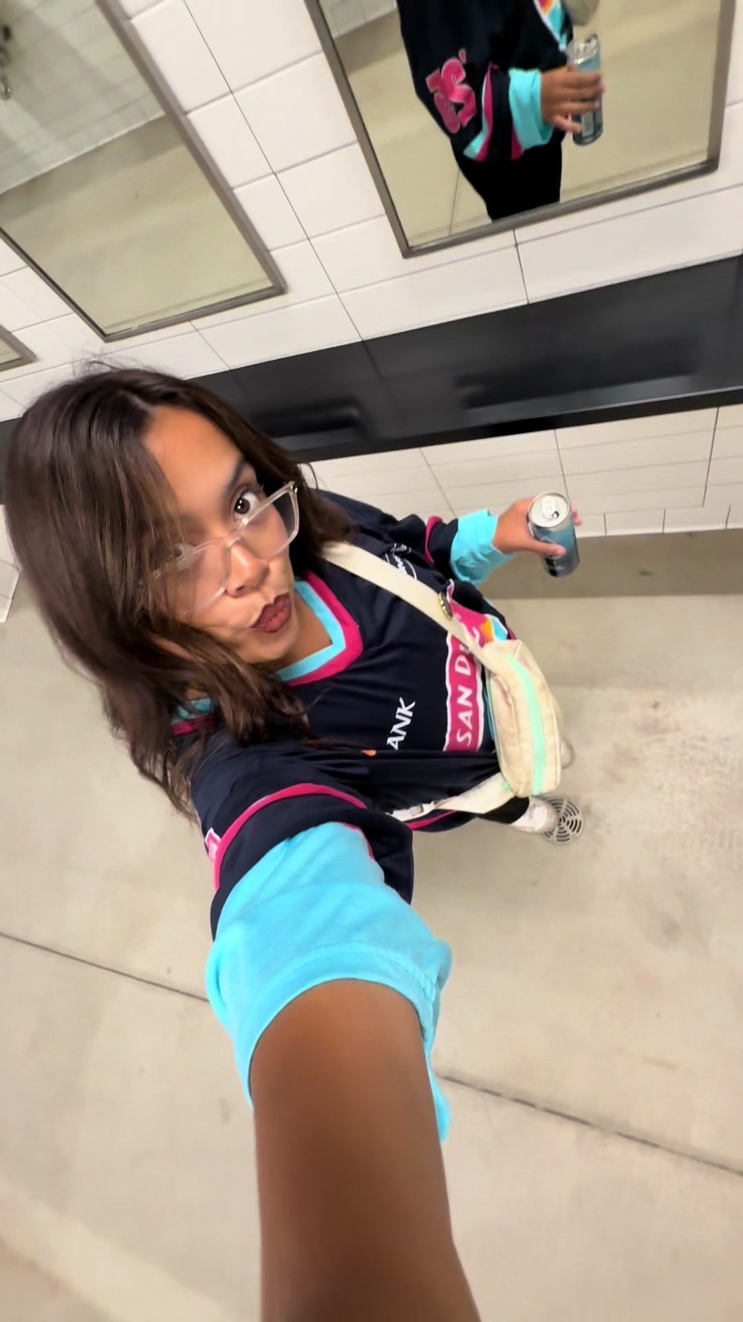 Video post by @sidelinesierra on TikTok