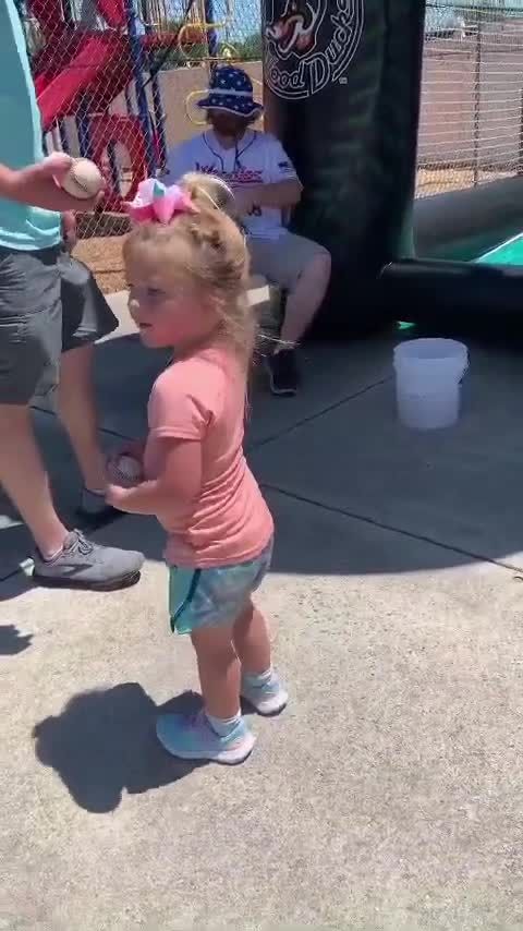 Video post by @gowoodducks on TikTok