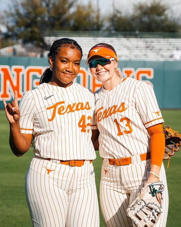Image post by @TexasLonghornsSoftball on Facebook