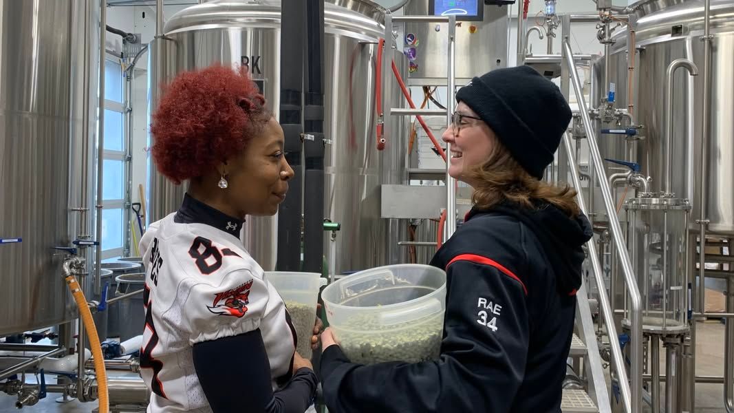 Image post by @minnesotawomensfootball on Facebook