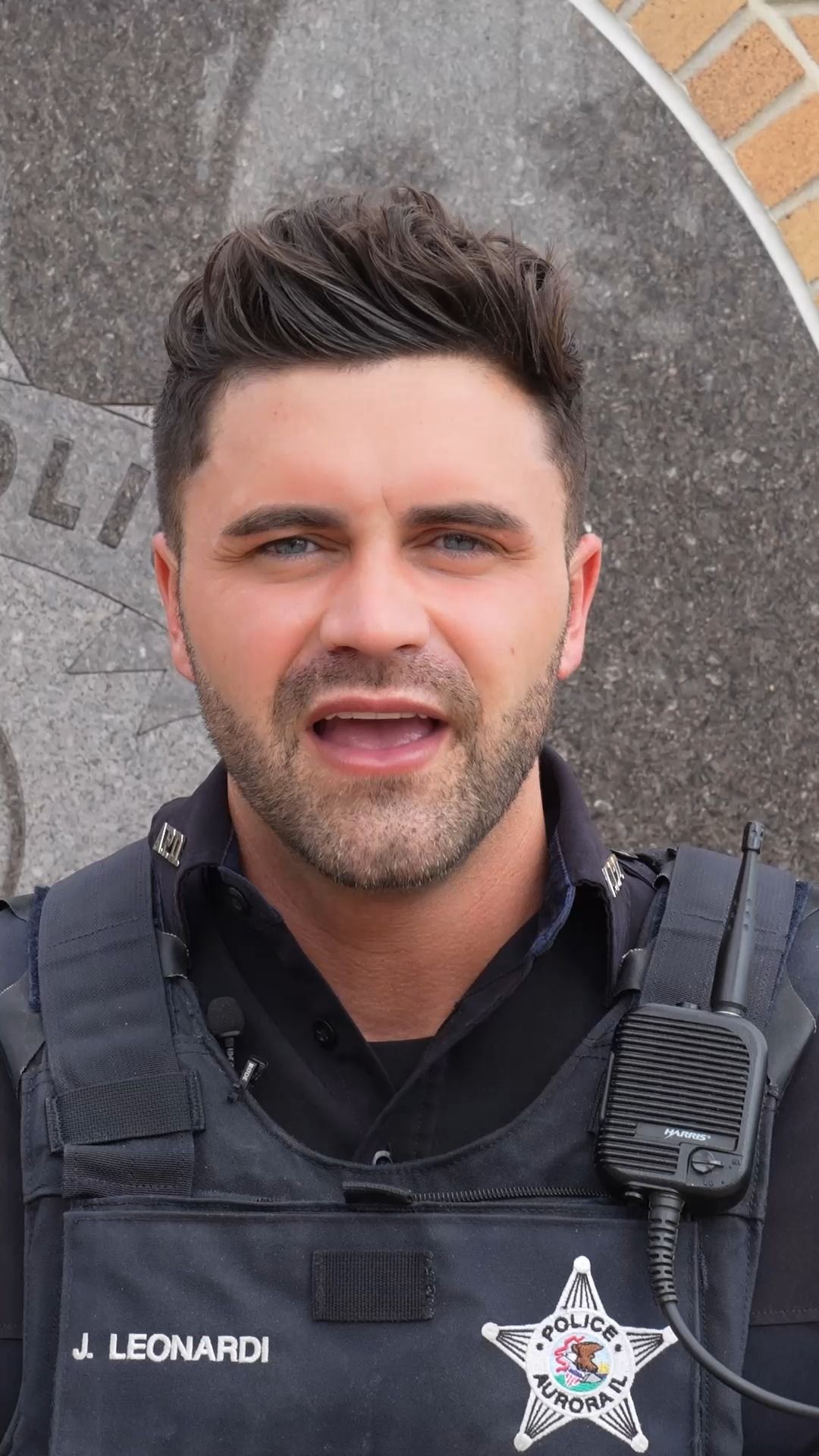 Video post by @AuroraPoliceIL on Facebook