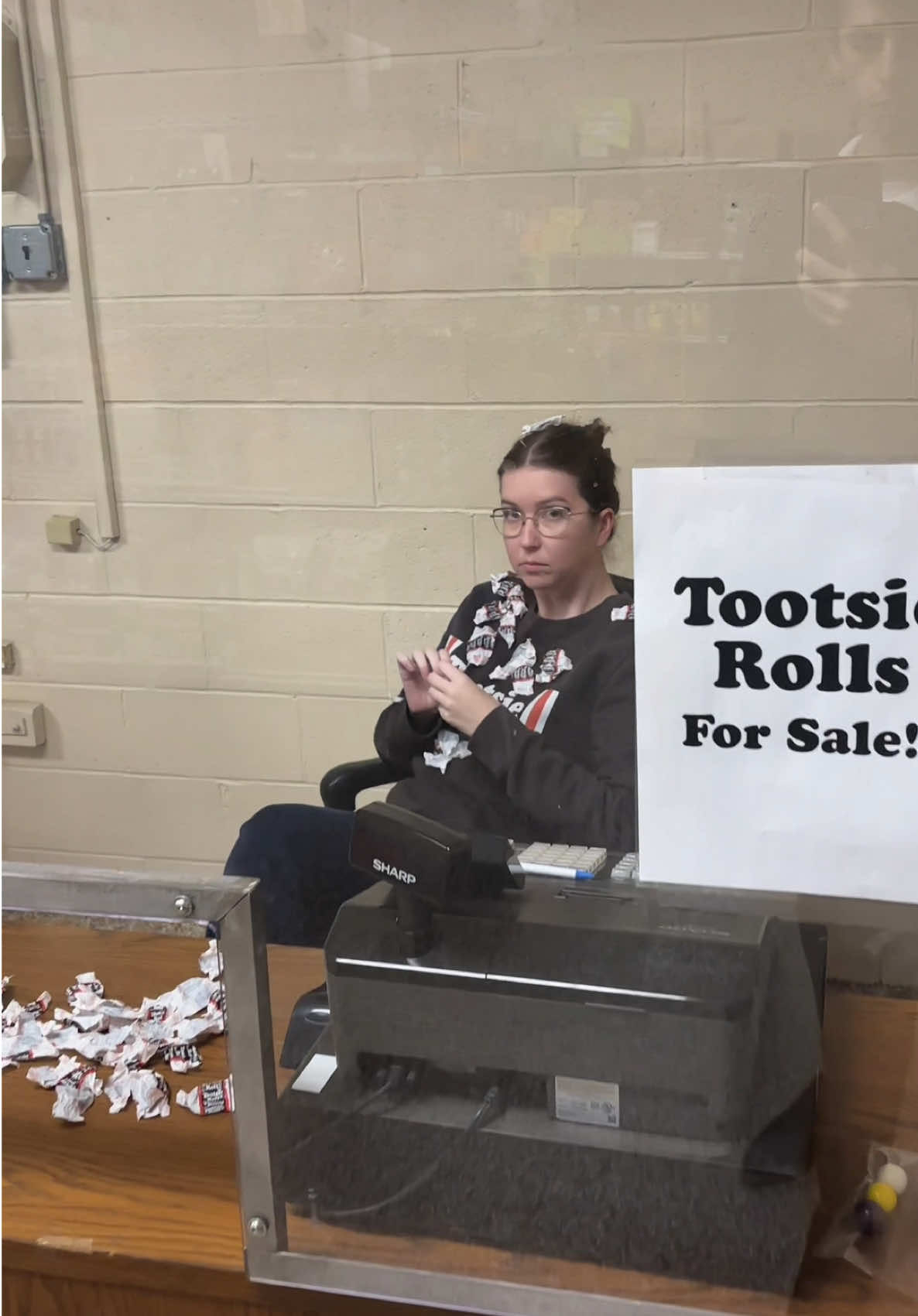 Video post by @tootsieroll on TikTok