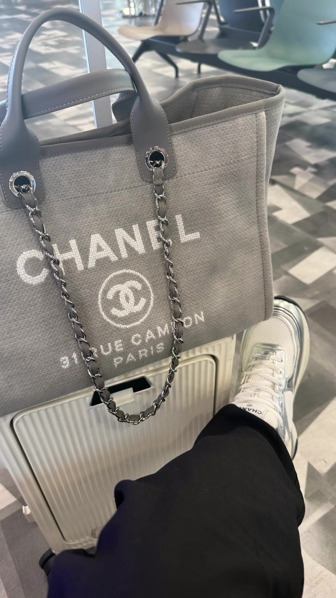 Video post by @liathelook on TikTok