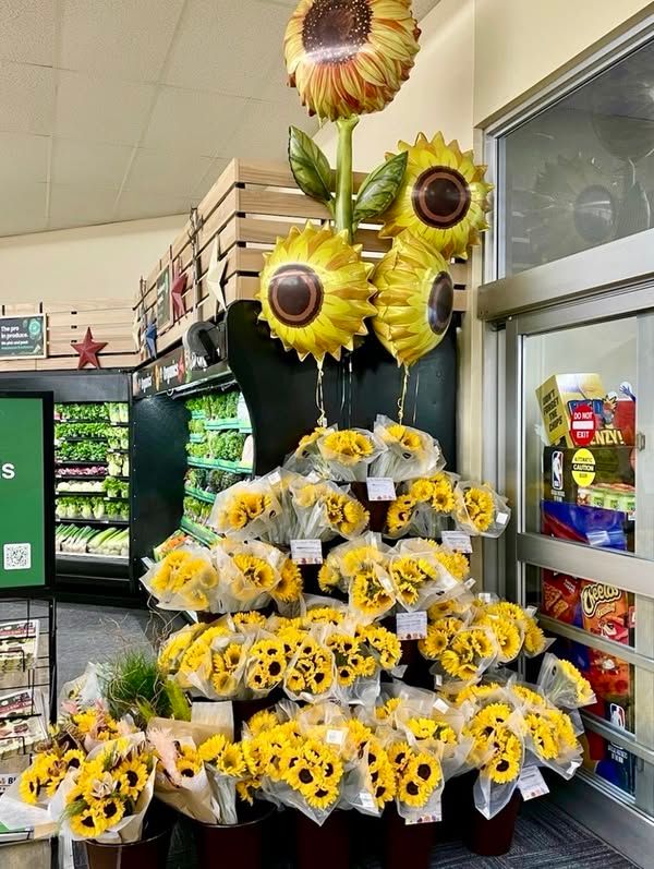 Image post by @starmarket on Facebook