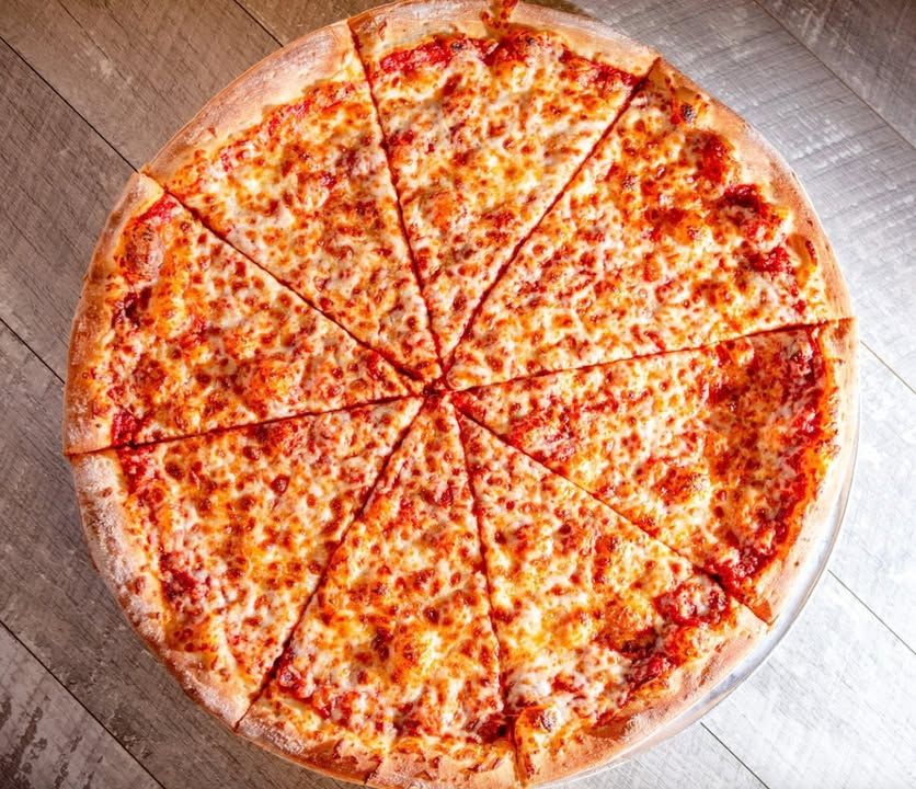 Image post by @parryspizzamckinney on Facebook