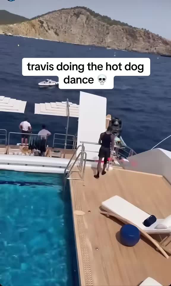 Video post by @rollingloud on TikTok