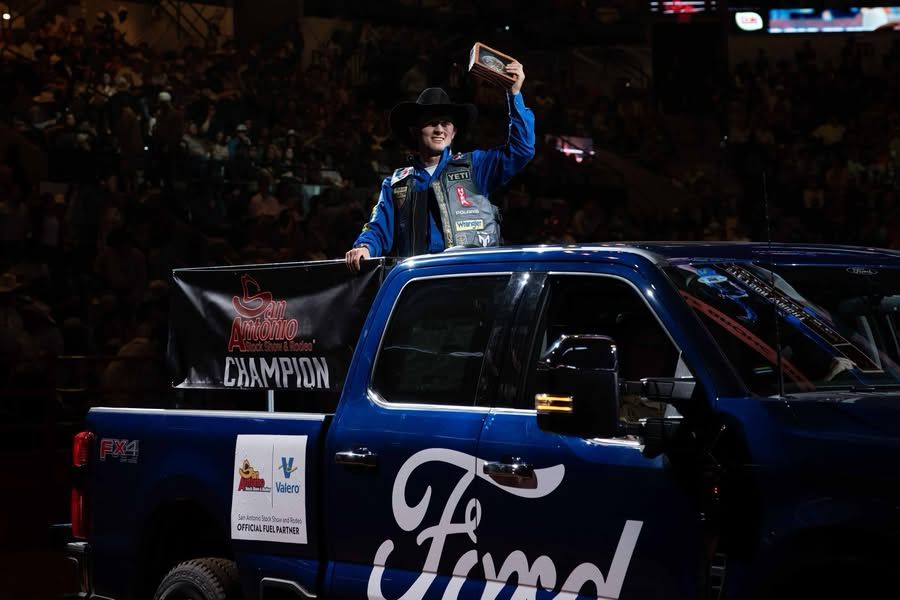 Image post by @sarodeo on Facebook