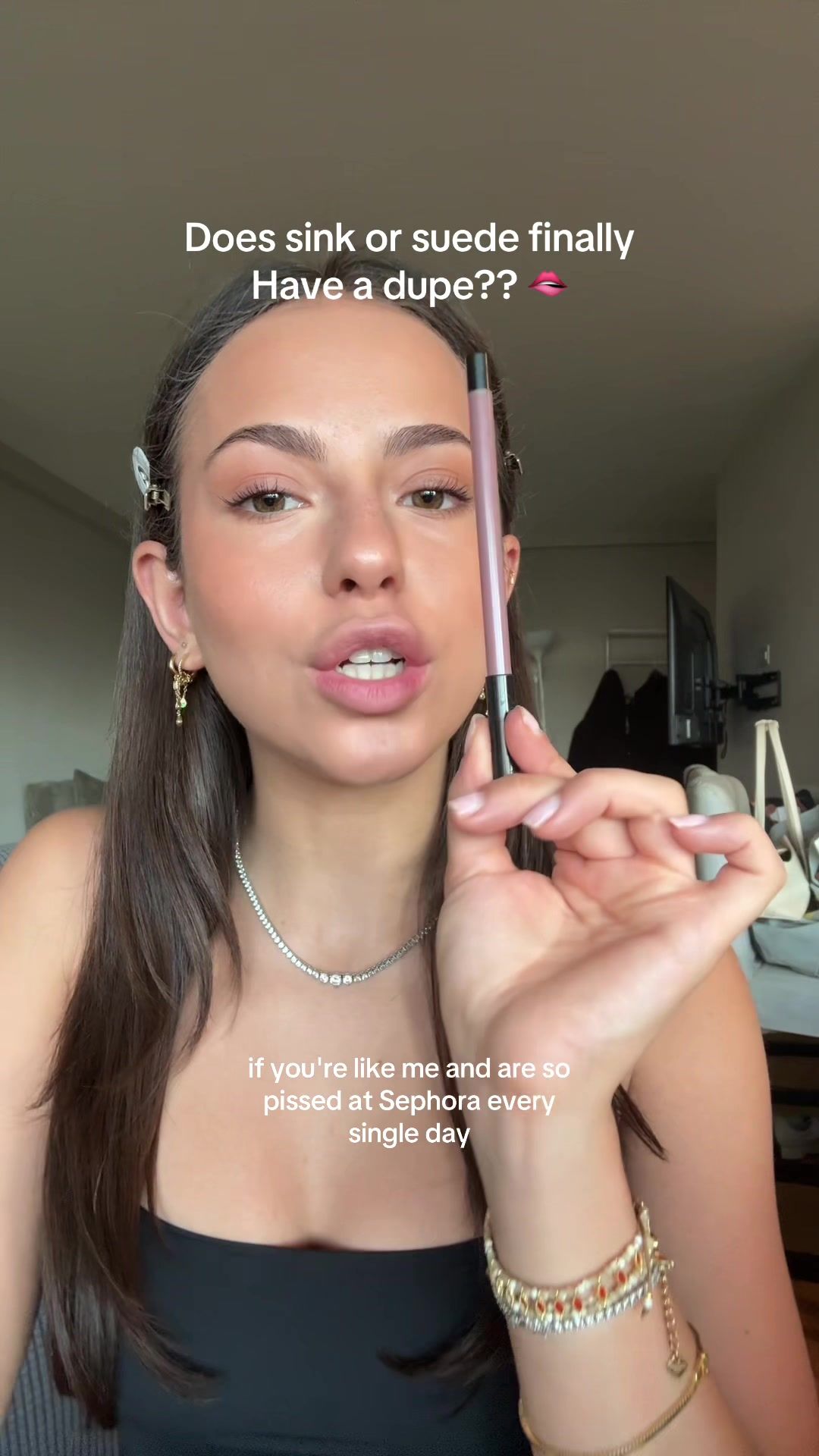 Video post by @anyaweitz on TikTok