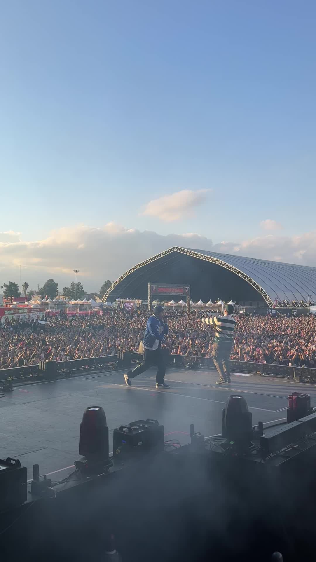 Video post by @dontfallinlovefest on TikTok