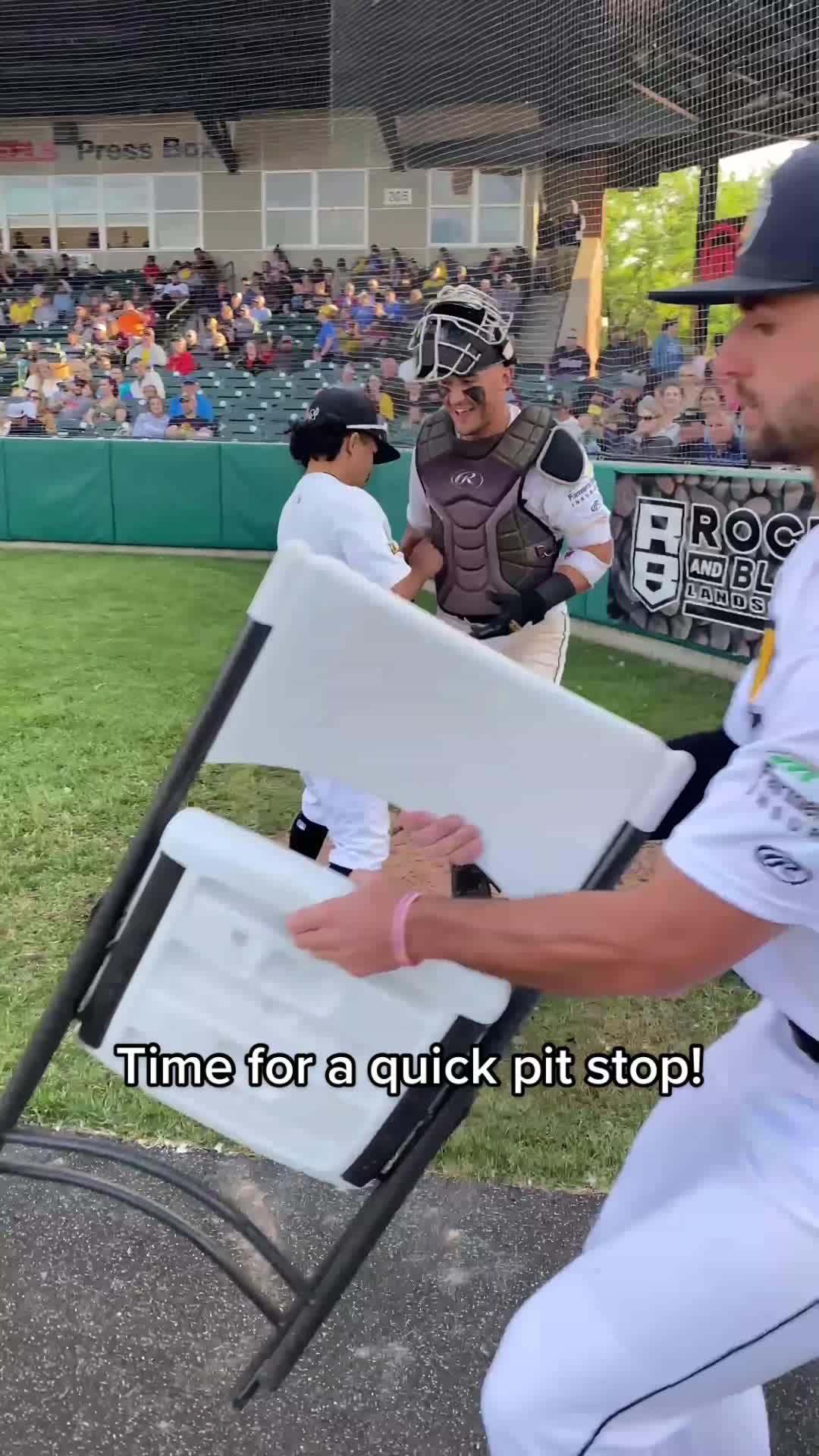 Video post by @bismarcklarks on TikTok