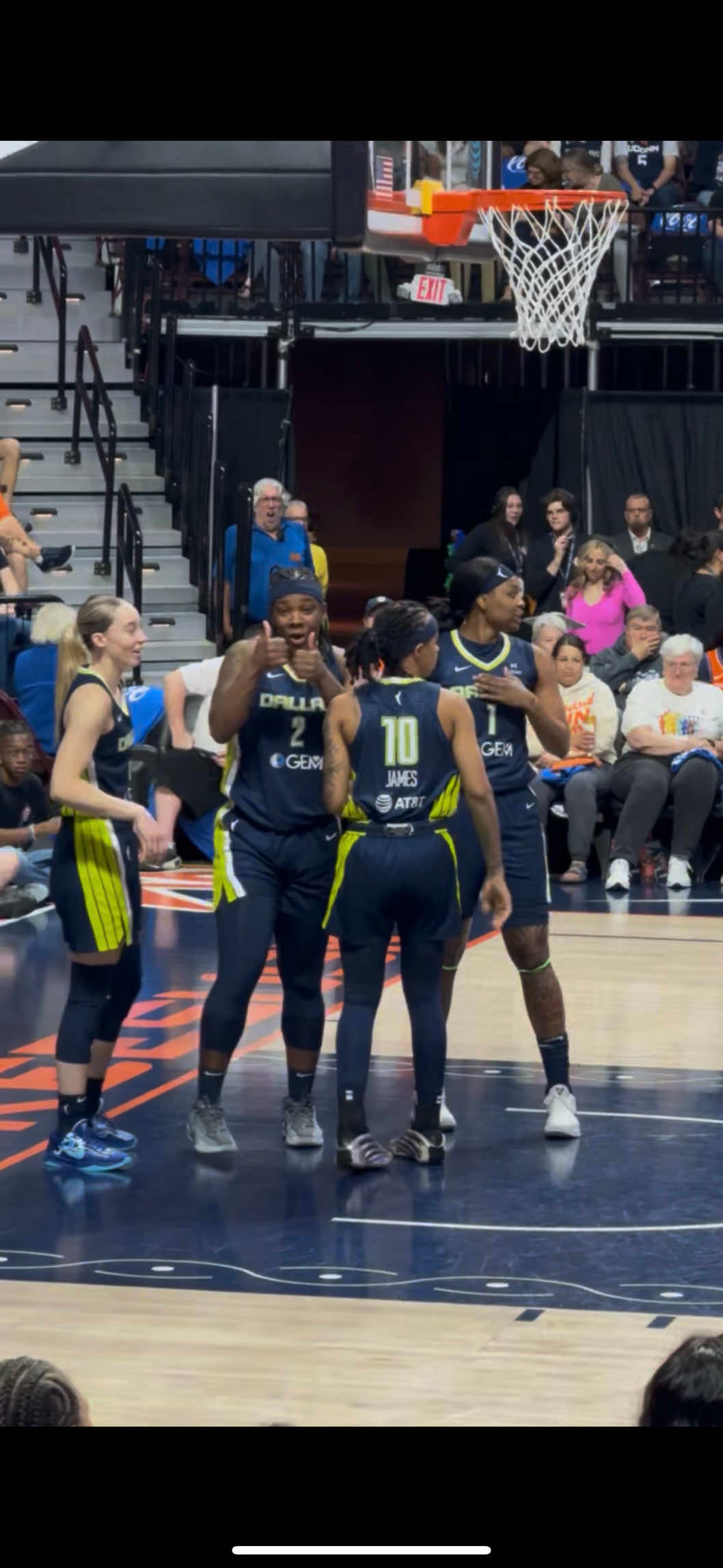 Video post by @dianashotit on TikTok