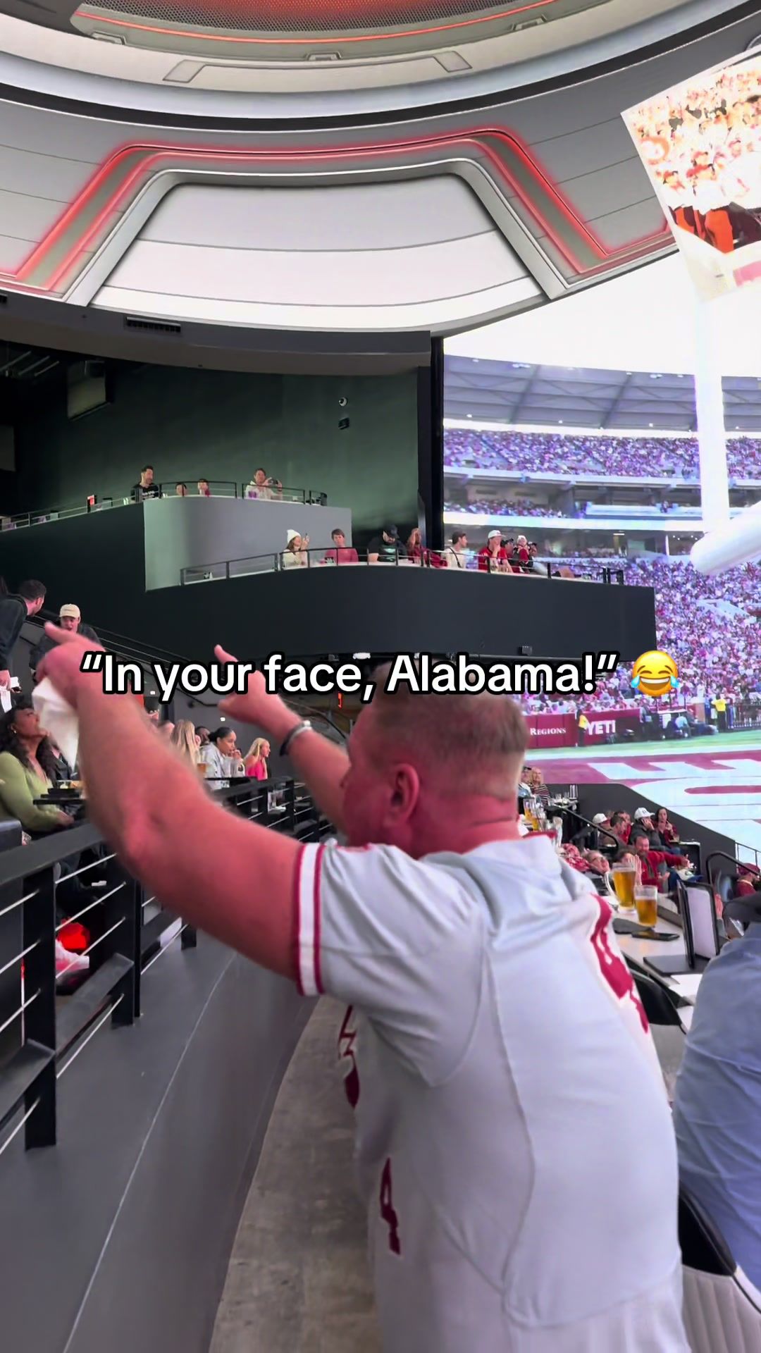 Video post by @cosmlosangelesca on TikTok