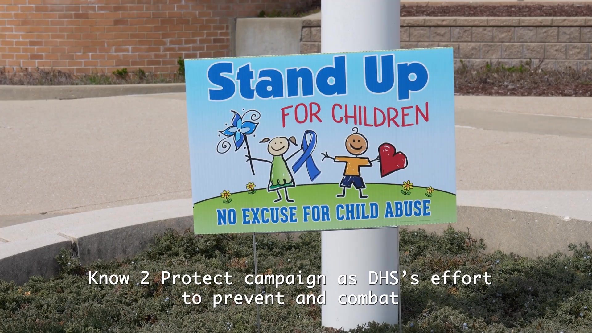 Video post by @AuroraPoliceIL on Facebook