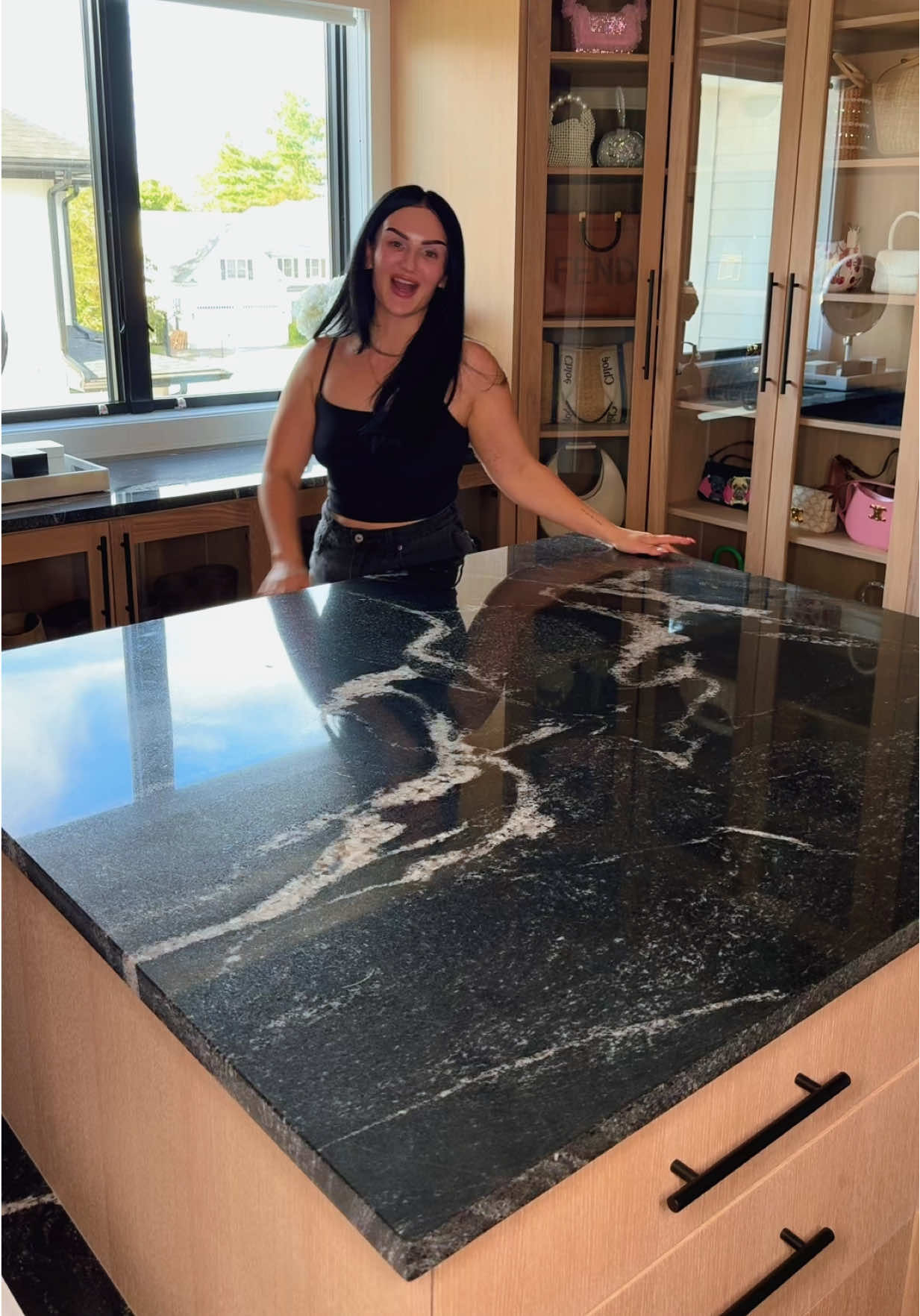 Video post by @mikaylanogueira on TikTok