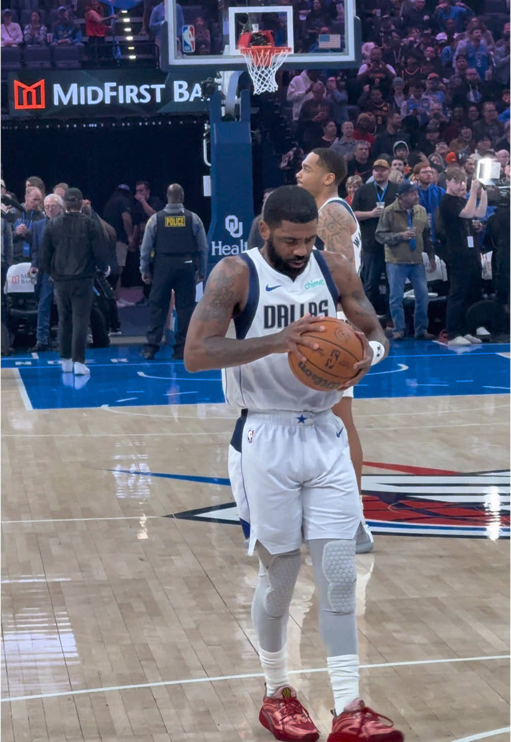 Video post by @kyriecenterig on TikTok