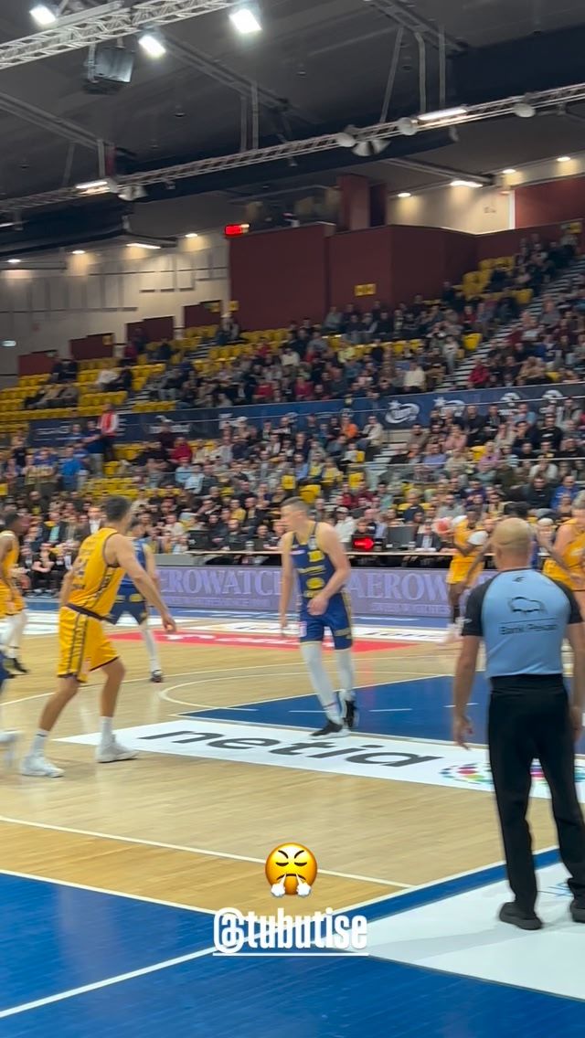 Video post by @arkagdyniakosz on Facebook