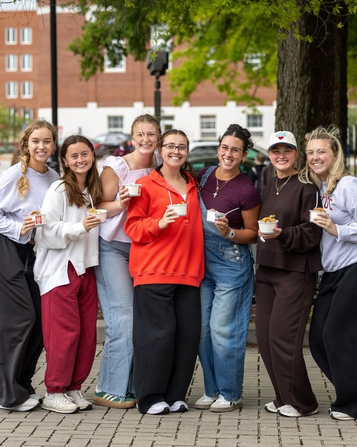 Image post by @ekuadmissions on Facebook