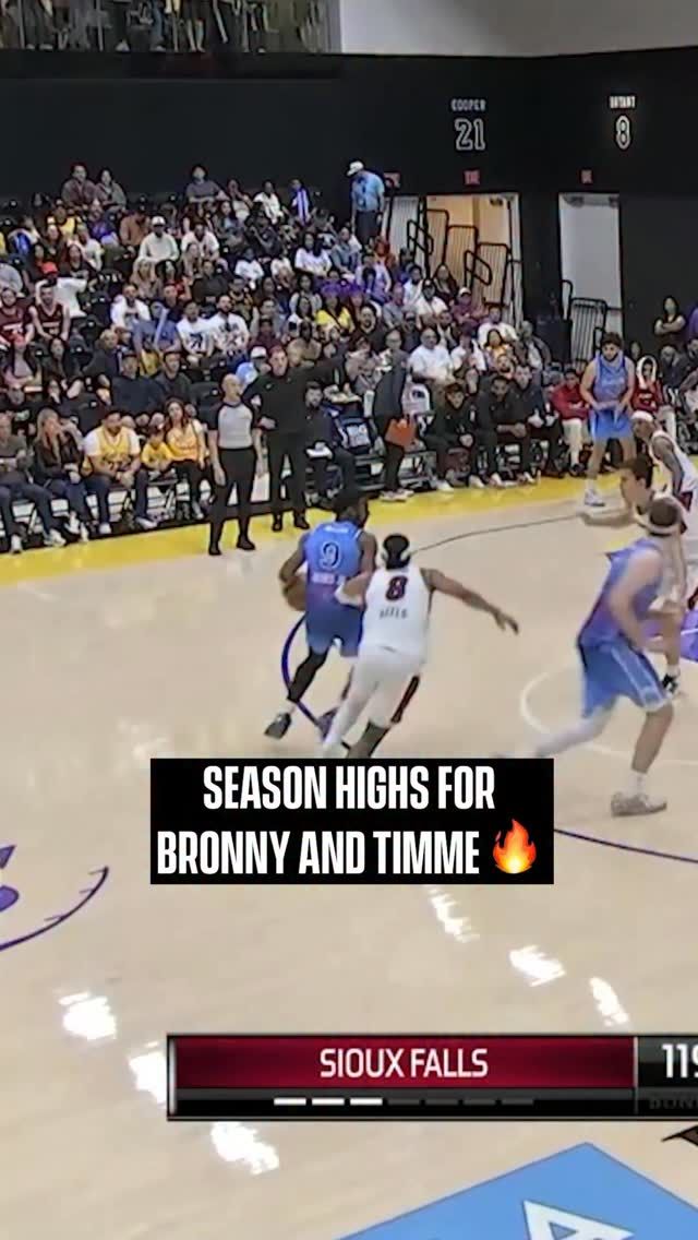 Video post by @SouthBayLakers on Facebook