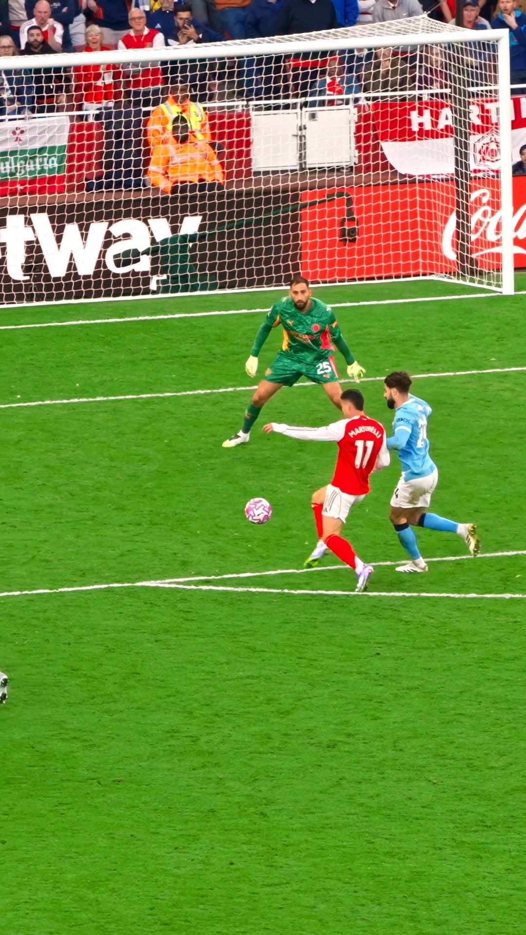 Video post by @Arsenal on Facebook