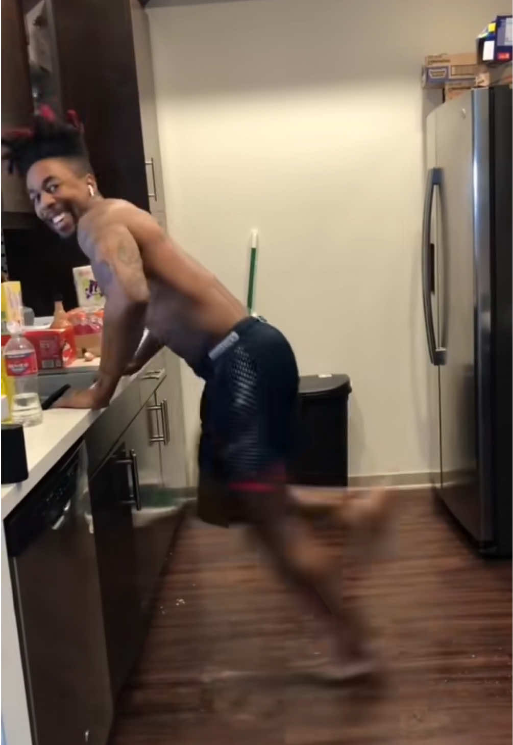 Video post by @thatsdax on TikTok