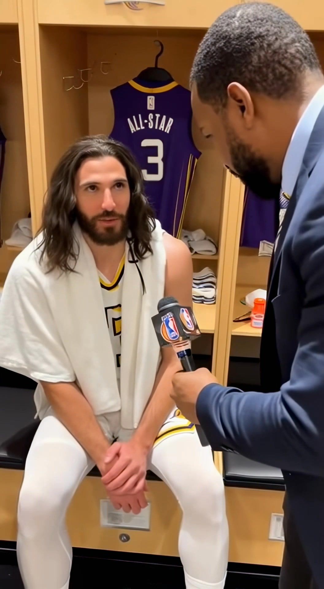 Video post by @magichourai on Facebook