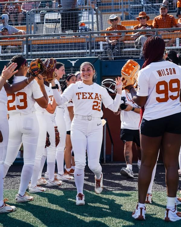 Image post by @TexasLonghornsSoftball on Facebook