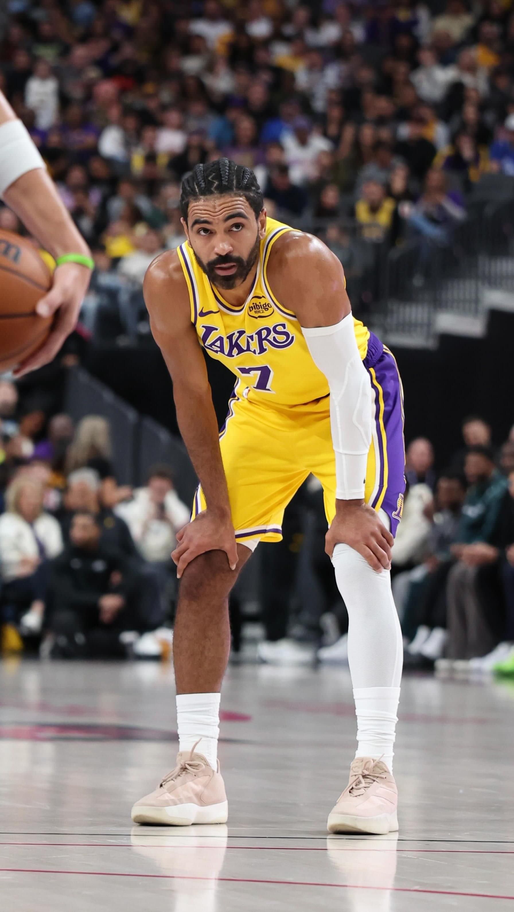 Video post by @losangeleslakers on Facebook