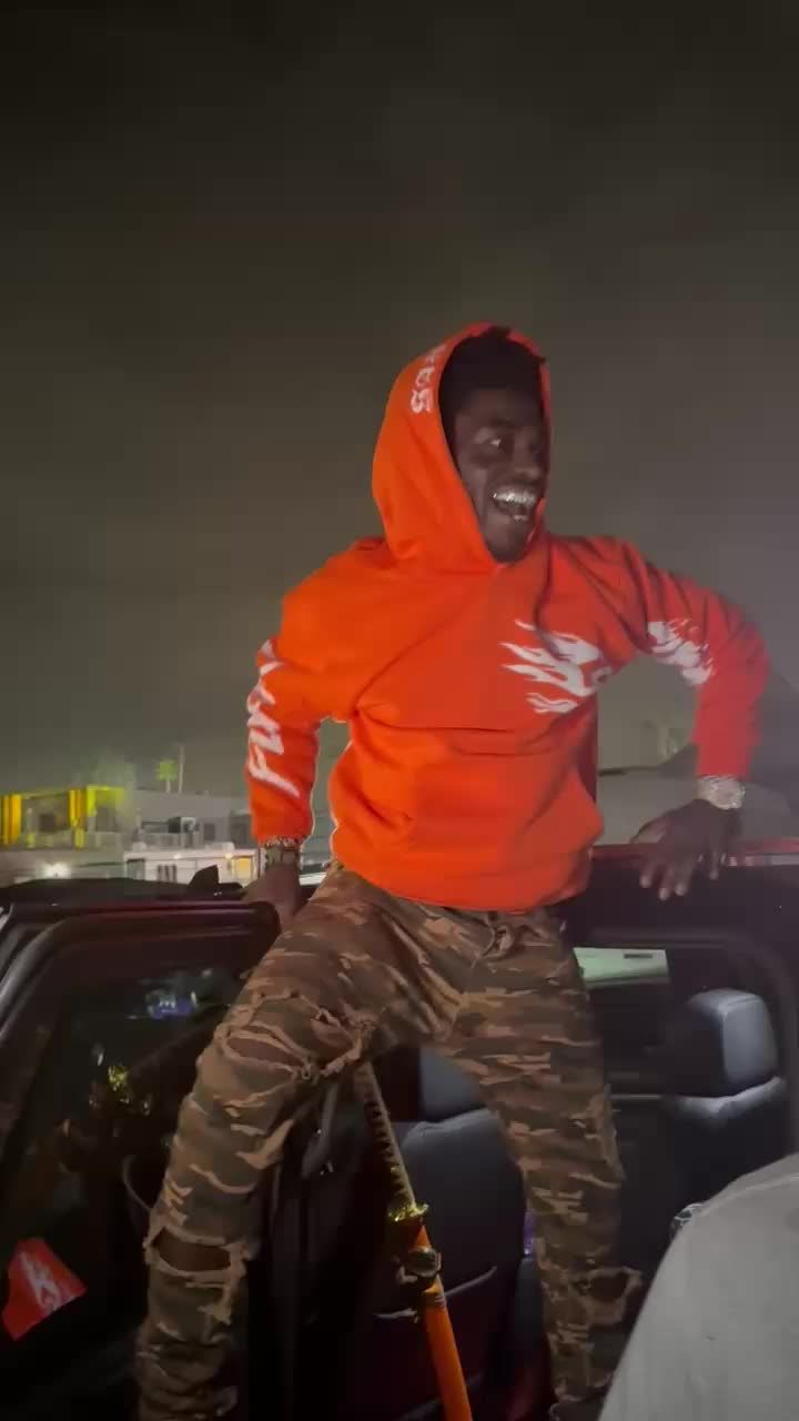 Video post by @dontfallinlovefest on TikTok