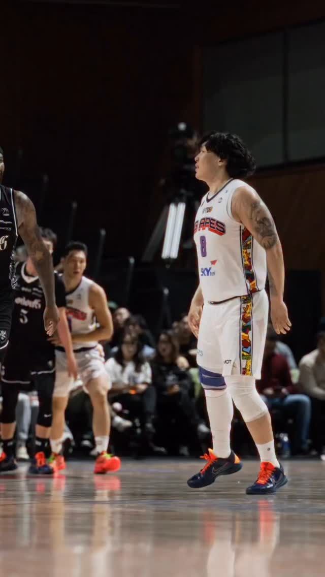 Video post by @mongolianhoops on Facebook