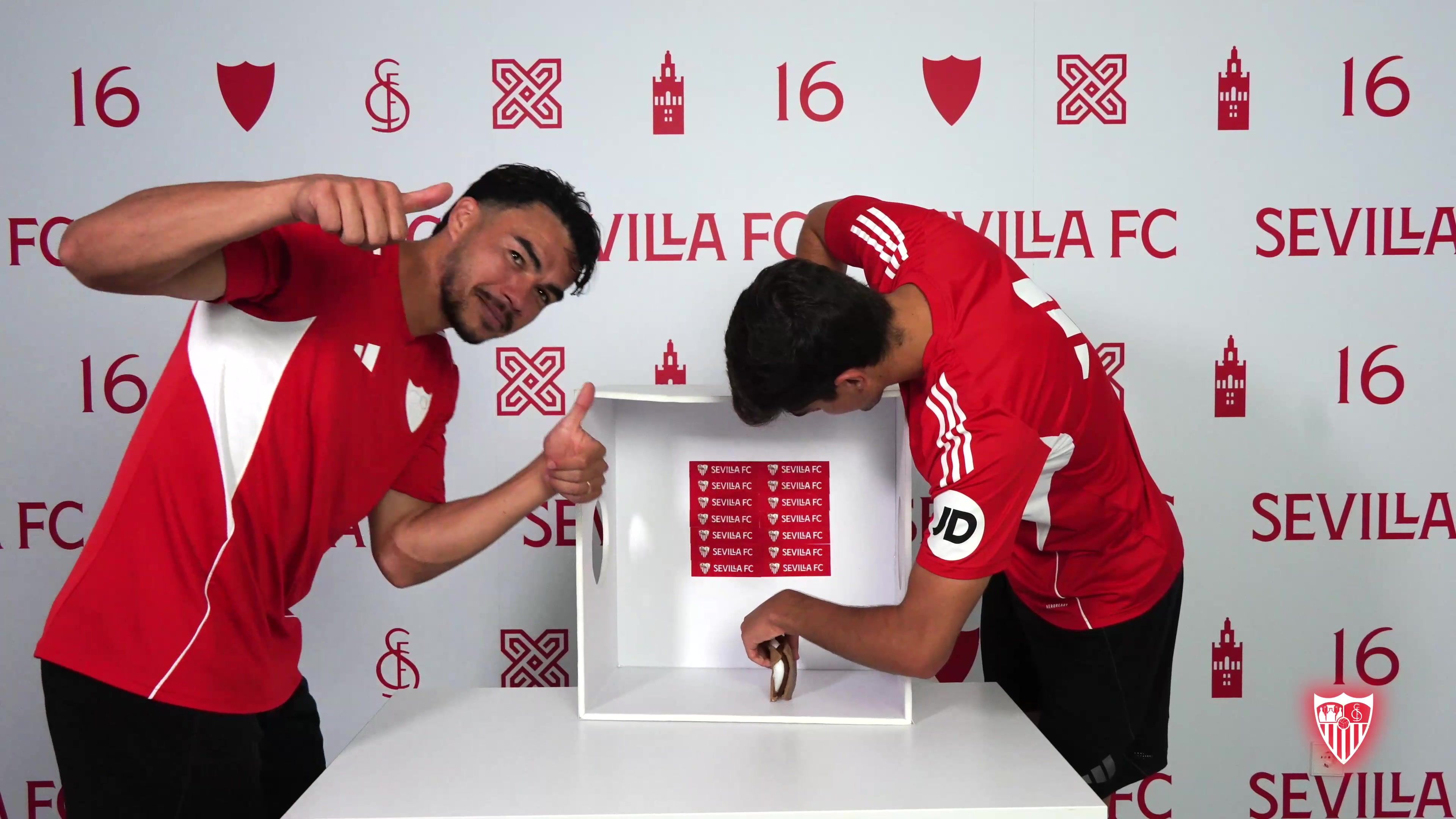 Video post by @sevillafc on TikTok