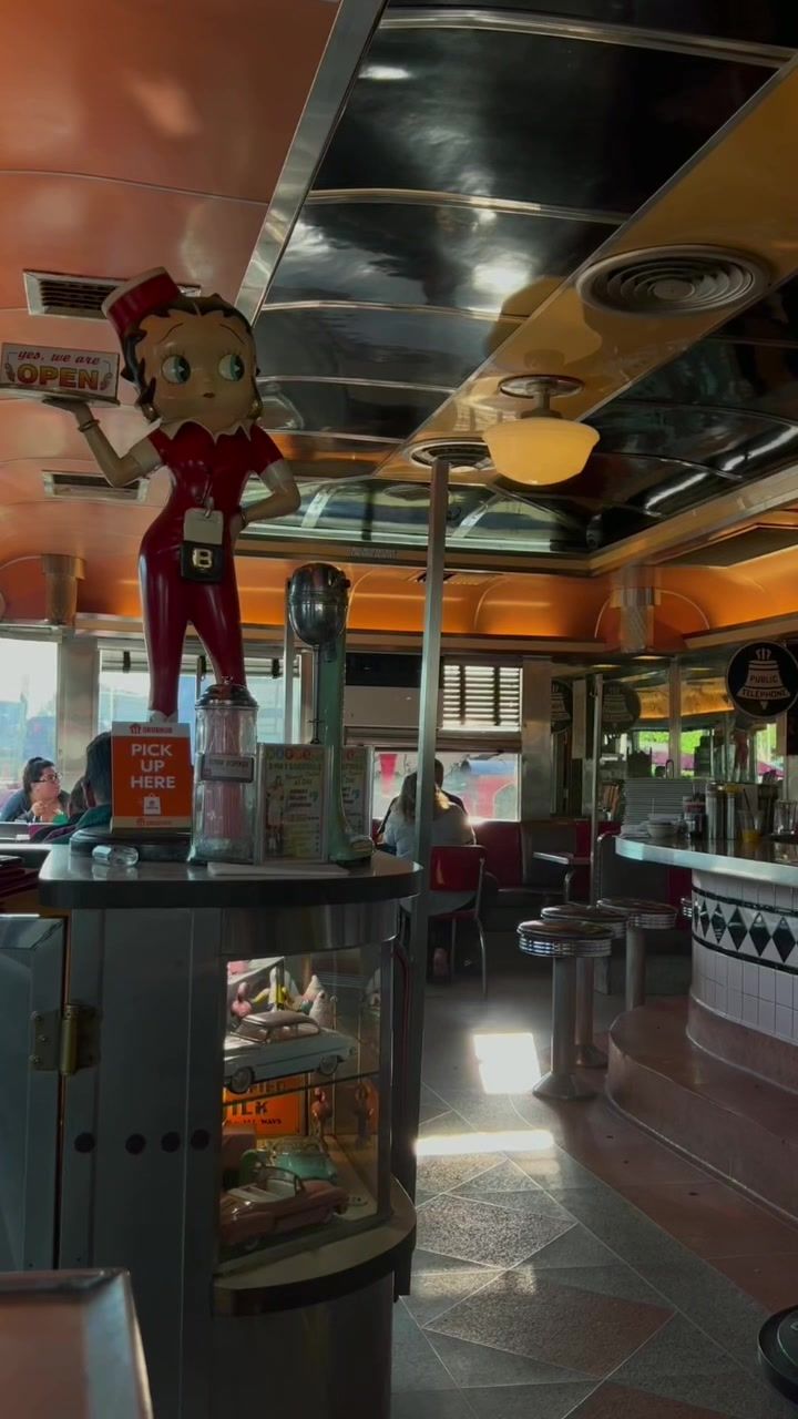 Video post by @gentlegloom on TikTok