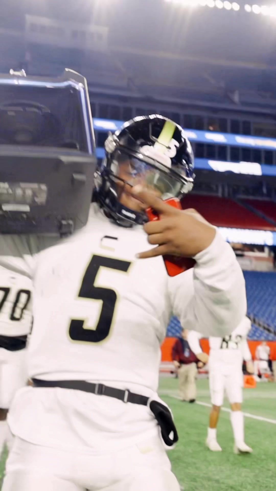 Video post by @byawags on TikTok