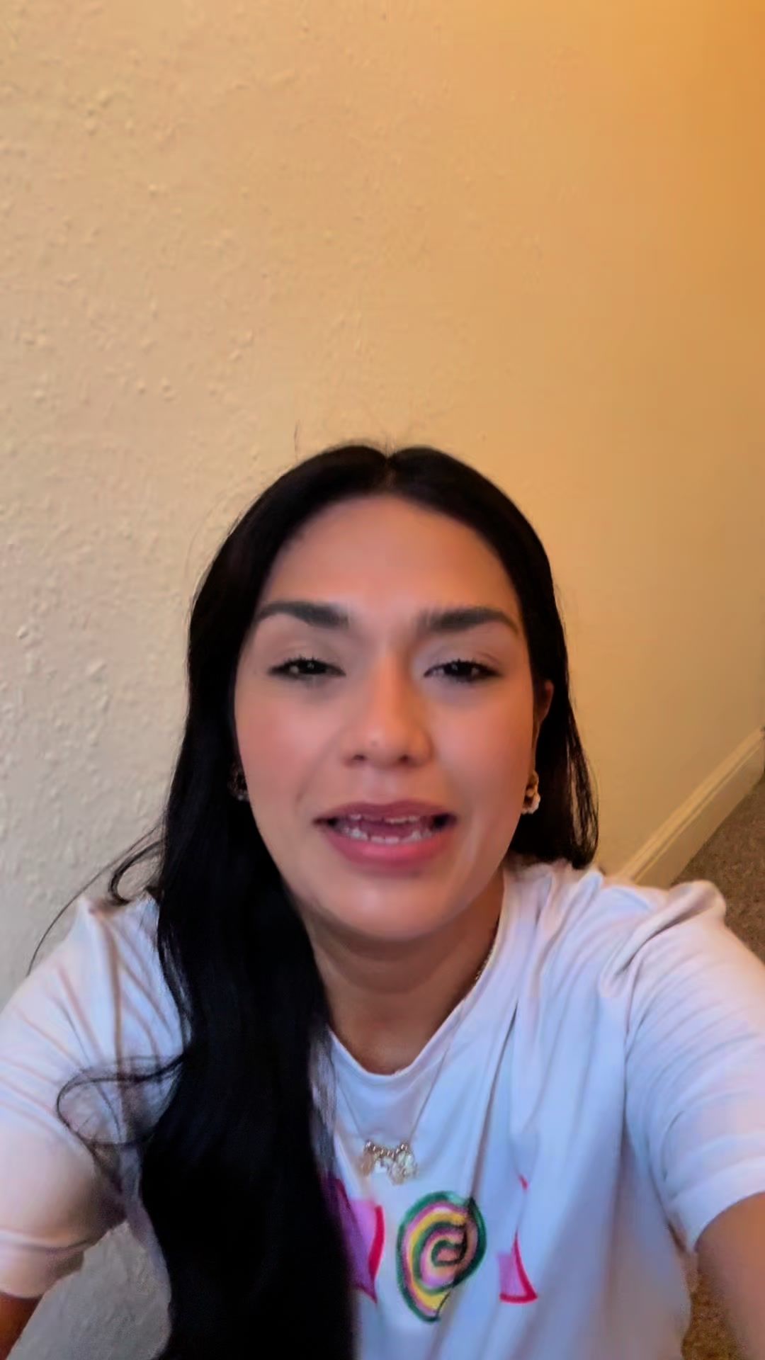 Video post by @people/La-Nica-en-Inglaterra/61564266390230/ on Facebook
