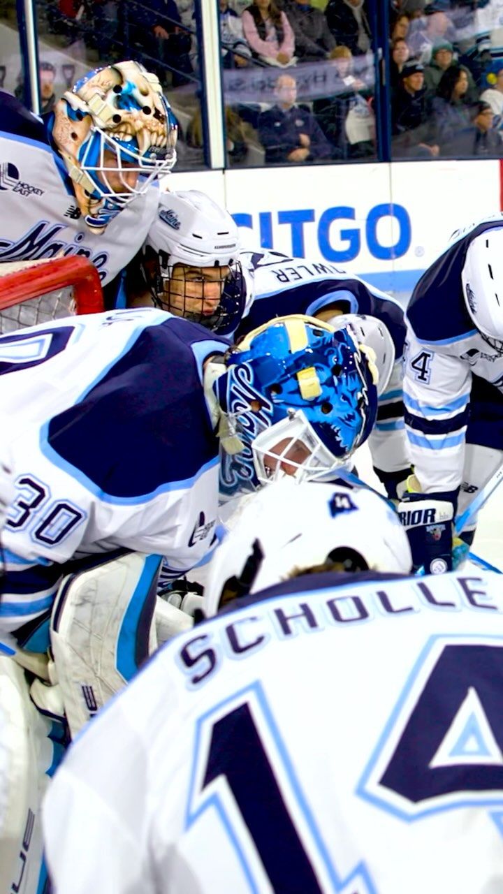 Video post by @everythingcollegehockey on Facebook