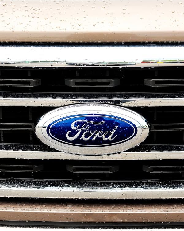 Image post by @PaulMillerAutoOutlet on Facebook