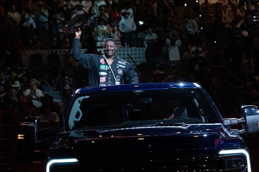 Image post by @sarodeo on Facebook