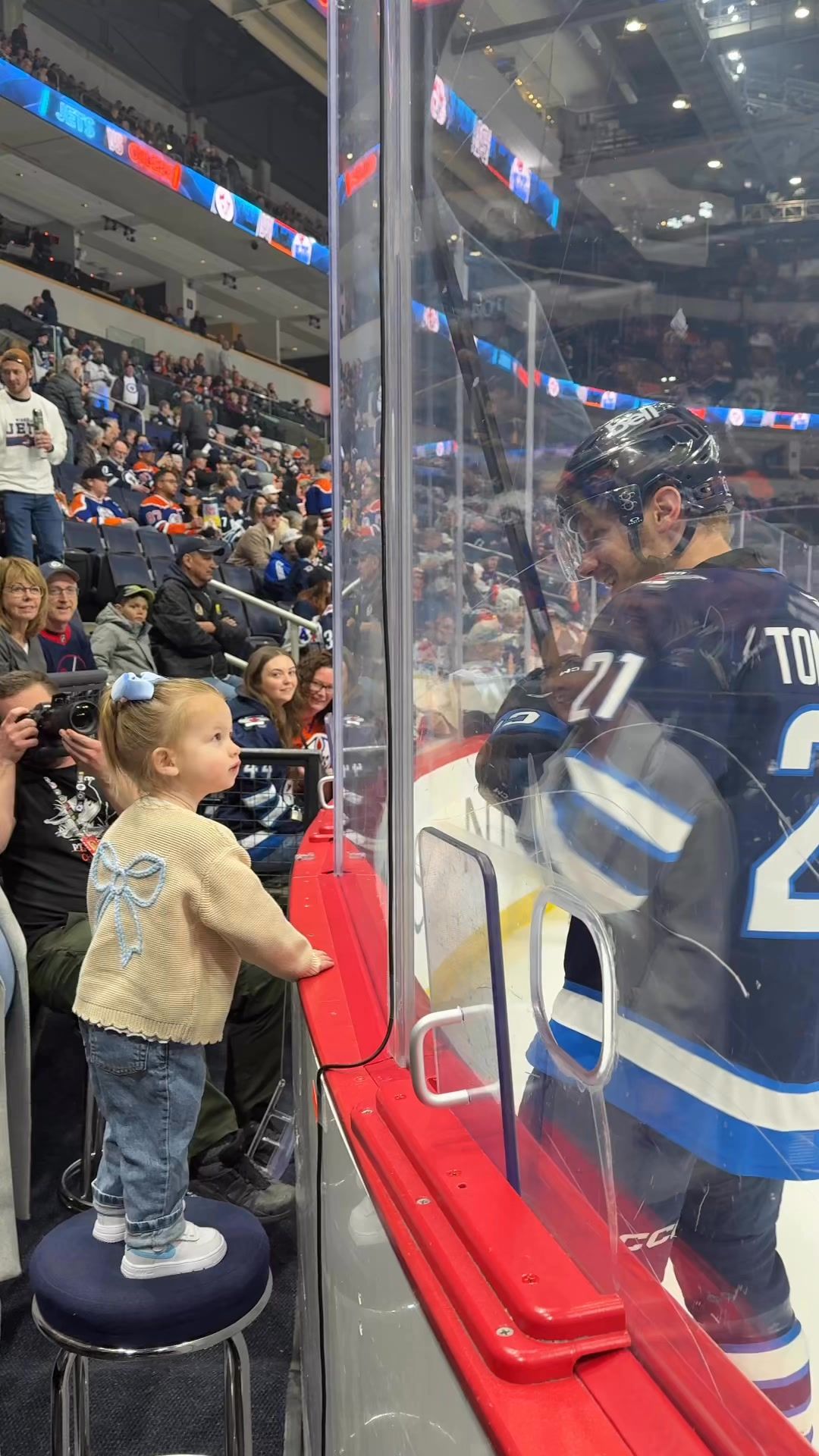 Video post by @nhljets on Facebook