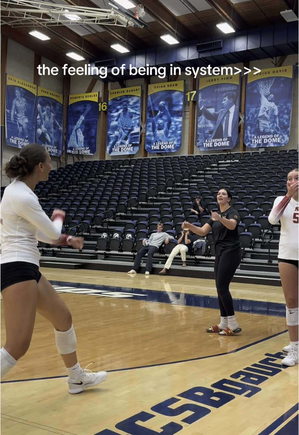 Video post by @uscwomensvolley on TikTok