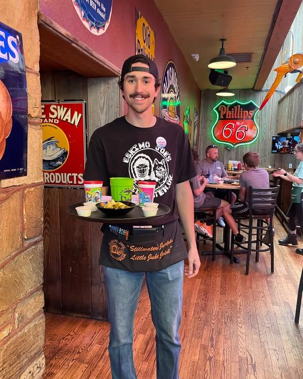 Image post by @eskimojoes on Facebook